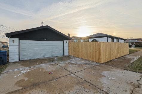 371 Bensley Avenue Calumet City IL 60409