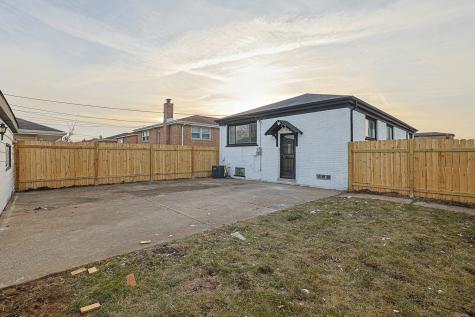 371 Bensley Avenue Calumet City IL 60409