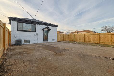 371 Bensley Avenue Calumet City IL 60409