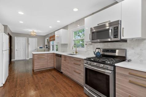 305 Tanglewood Lane Naperville IL 60563