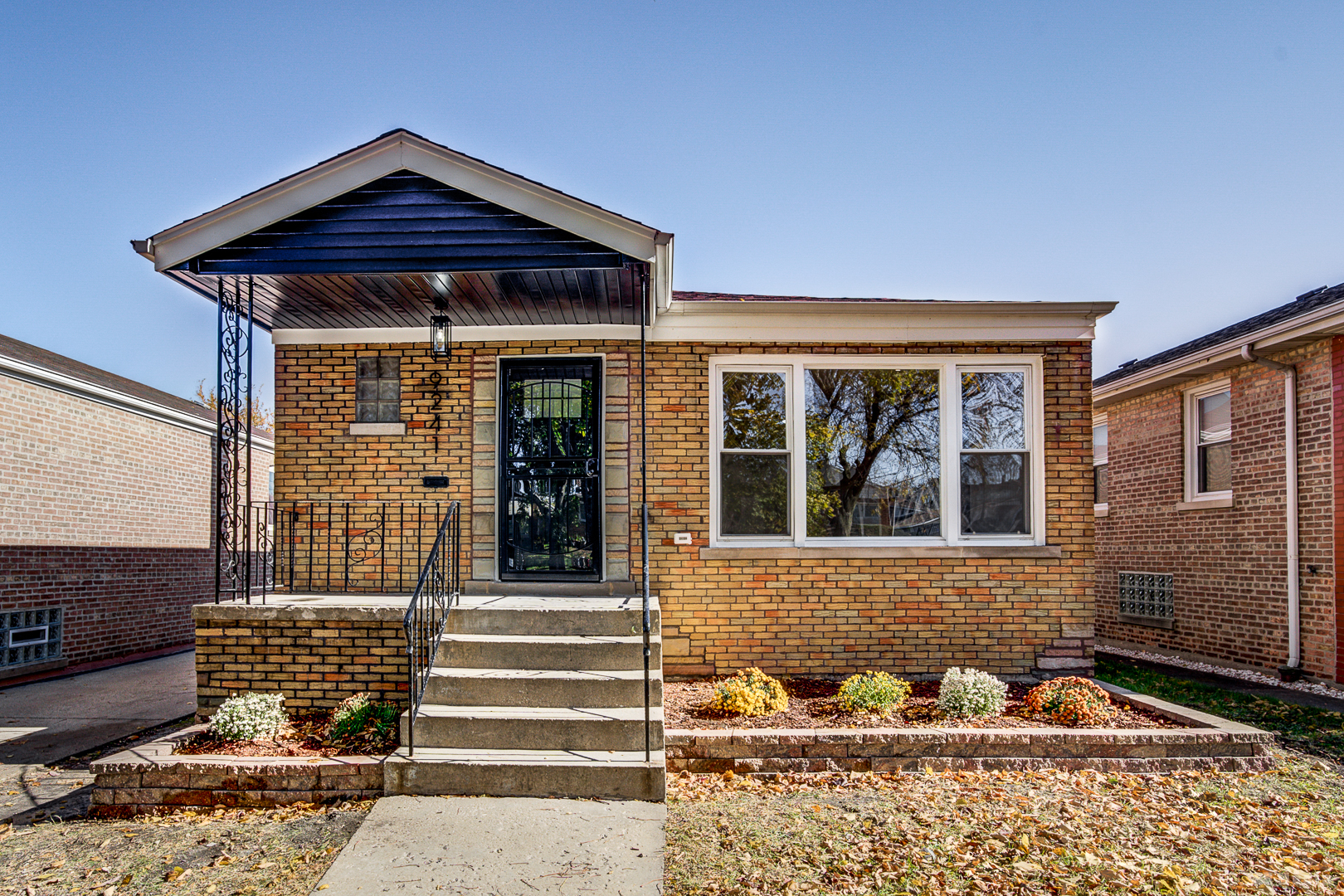 9241 South Kingston Avenue Chicago IL 60617