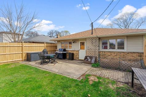 9966 South California Avenue Evergreen Park IL 60805