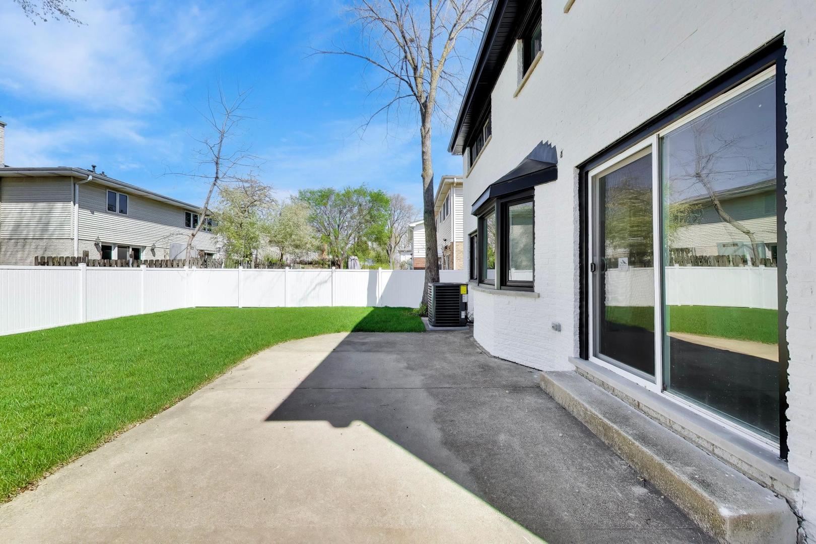 6850 Latrobe Avenue Skokie IL 60077