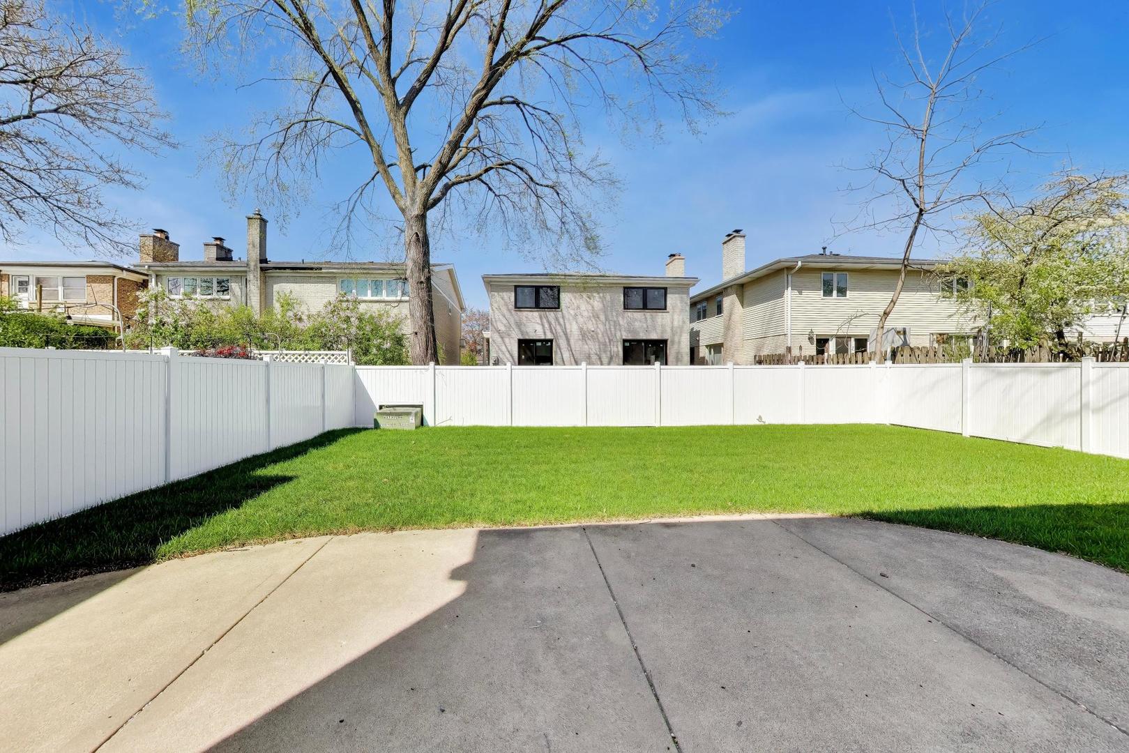 6850 Latrobe Avenue Skokie IL 60077