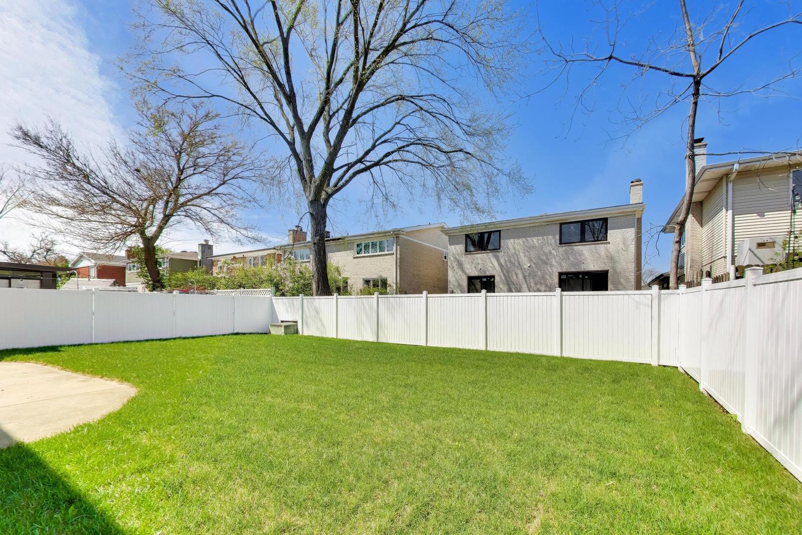 6850 Latrobe Avenue Skokie IL 60077