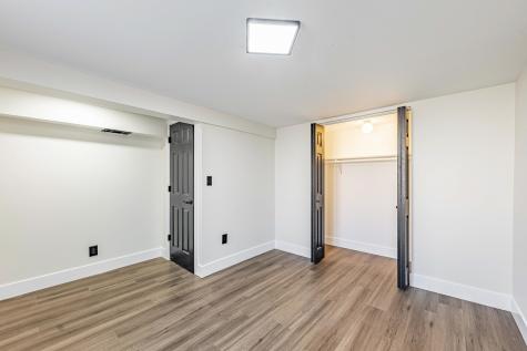 8051 South Escanaba Avenue Chicago IL 60617