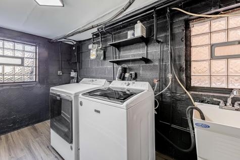 8051 South Escanaba Avenue Chicago IL 60617