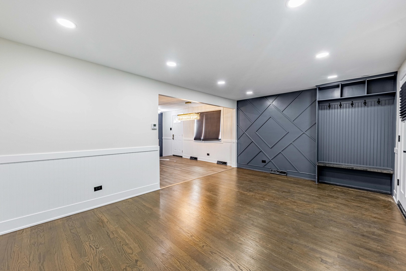 8051 South Escanaba Avenue Chicago IL 60617