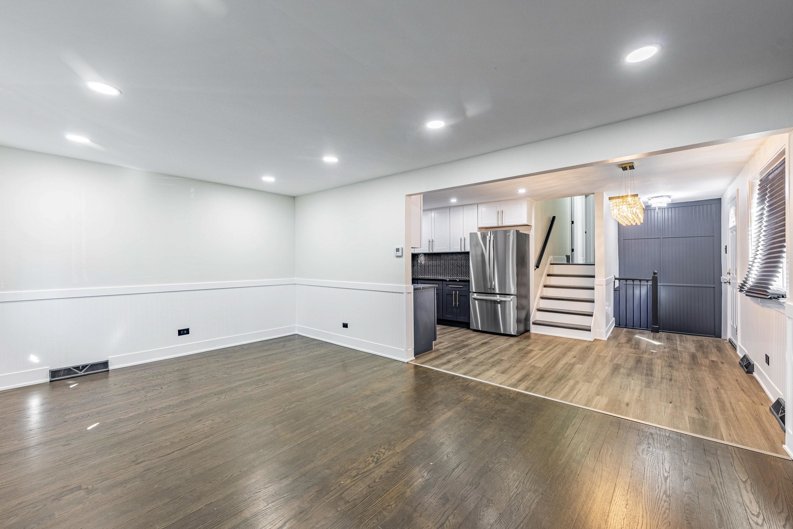 8051 South Escanaba Avenue Chicago IL 60617