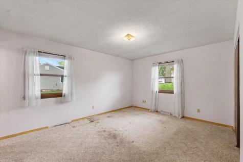 9 Dunlap Woods Sidney IL 61877