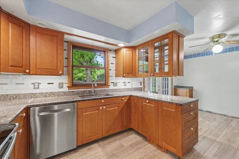 9 Dunlap Woods Sidney IL 61877