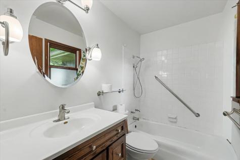 9 Dunlap Woods Sidney IL 61877