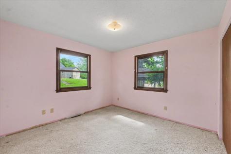 9 Dunlap Woods Sidney IL 61877