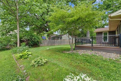 9 Dunlap Woods Sidney IL 61877