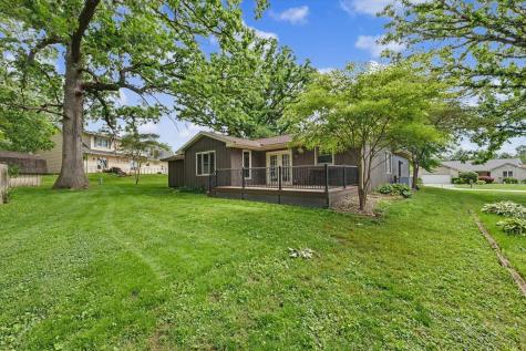 9 Dunlap Woods Sidney IL 61877