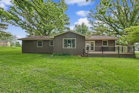 9 Dunlap Woods Sidney IL 61877