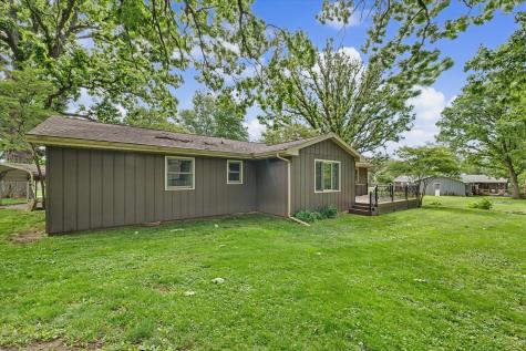 9 Dunlap Woods Sidney IL 61877
