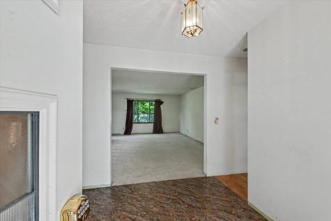 9 Dunlap Woods Sidney IL 61877
