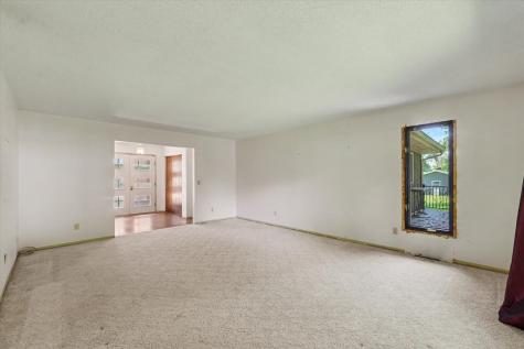 9 Dunlap Woods Sidney IL 61877