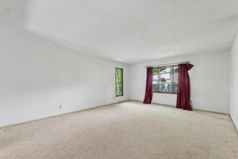 9 Dunlap Woods Sidney IL 61877