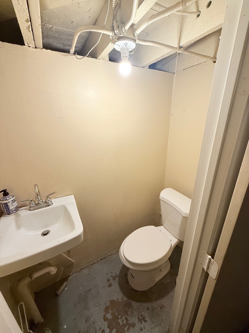 7047 South Eberhart Avenue Chicago IL 60637