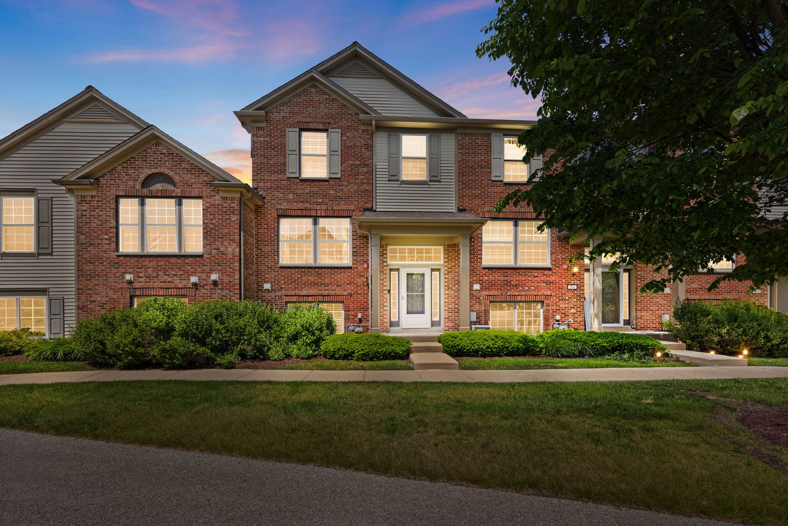 302 Devoe Drive Oswego IL 60543