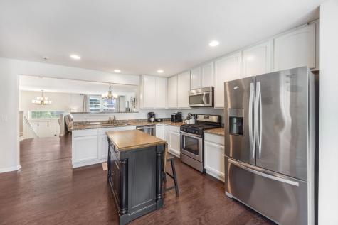 302 Devoe Drive Oswego IL 60543