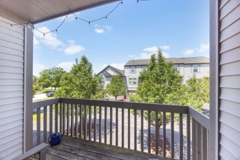 302 Devoe Drive Oswego IL 60543