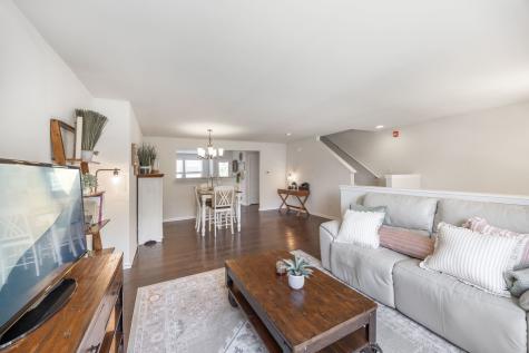 302 Devoe Drive Oswego IL 60543