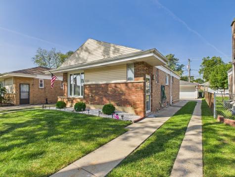 138 Rice Avenue Bellwood IL 60104