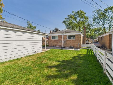 138 Rice Avenue Bellwood IL 60104