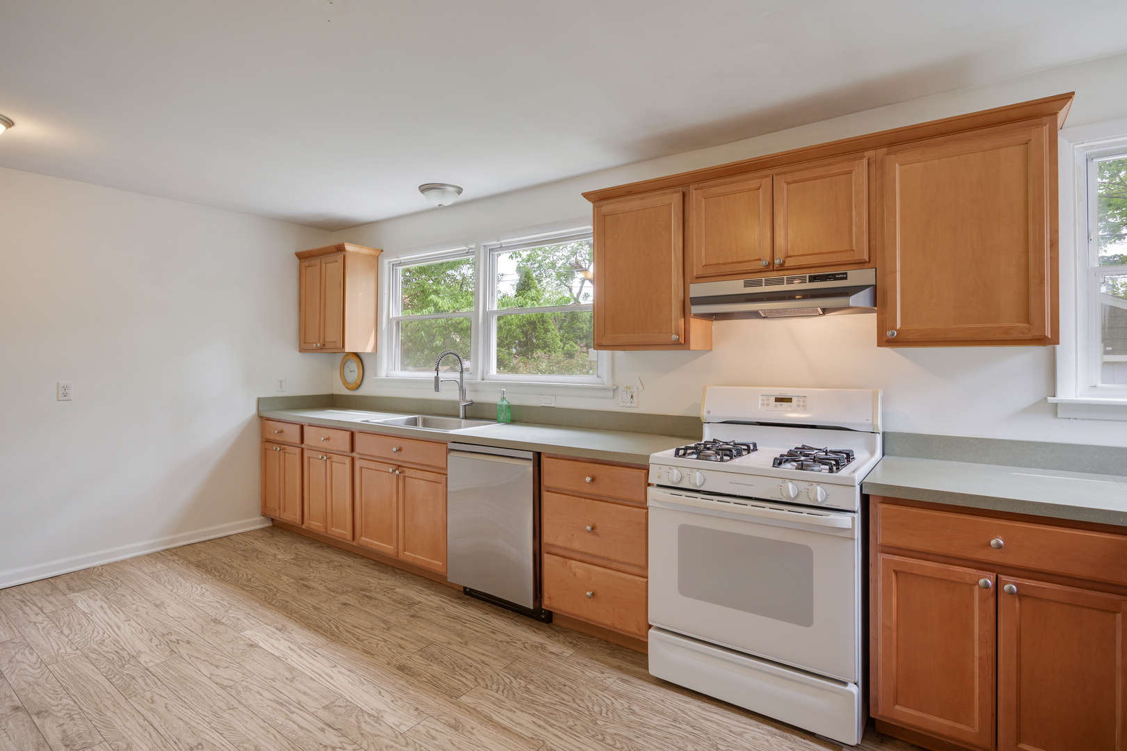 379 Seminary Avenue Aurora IL 60505