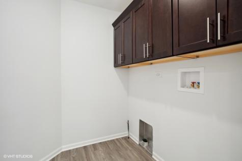 239 Stonington Drive Bloomingdale IL 60108
