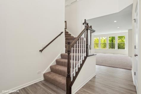 239 Stonington Drive Bloomingdale IL 60108
