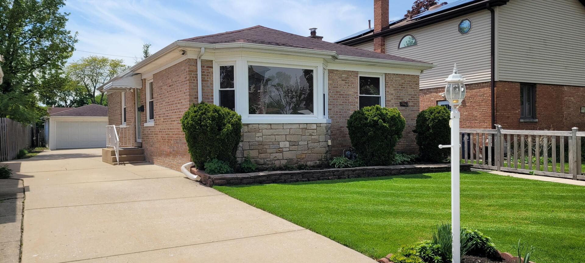 2067 Sherwin Avenue Des Plaines IL 60018