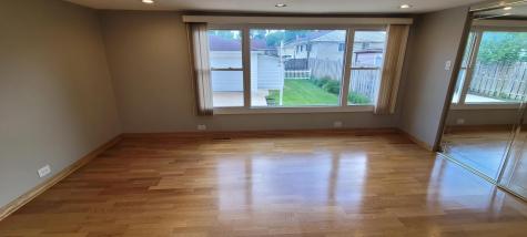 2067 Sherwin Avenue Des Plaines IL 60018