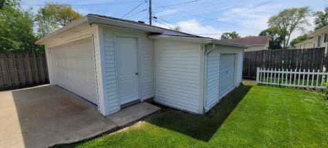 2067 Sherwin Avenue Des Plaines IL 60018