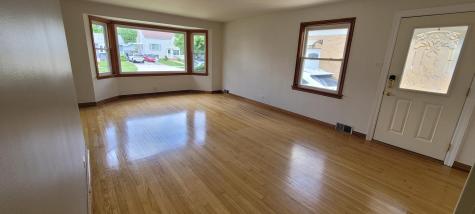 2067 Sherwin Avenue Des Plaines IL 60018