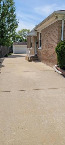 2067 Sherwin Avenue Des Plaines IL 60018