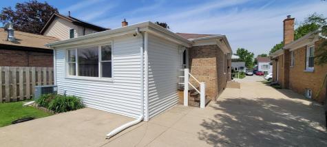 2067 Sherwin Avenue Des Plaines IL 60018
