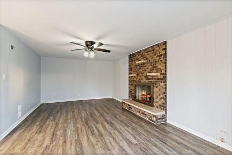 1126 Tiverton Court Schaumburg IL 60193