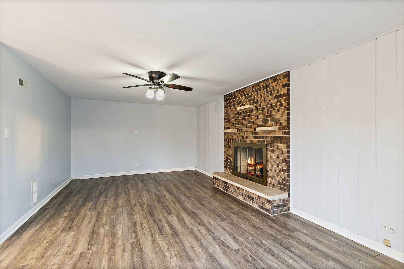 1126 Tiverton Court Schaumburg IL 60193