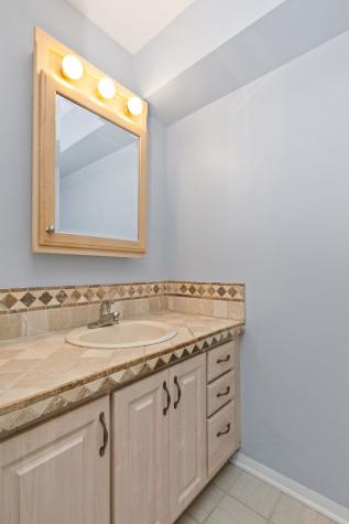 1126 Tiverton Court Schaumburg IL 60193