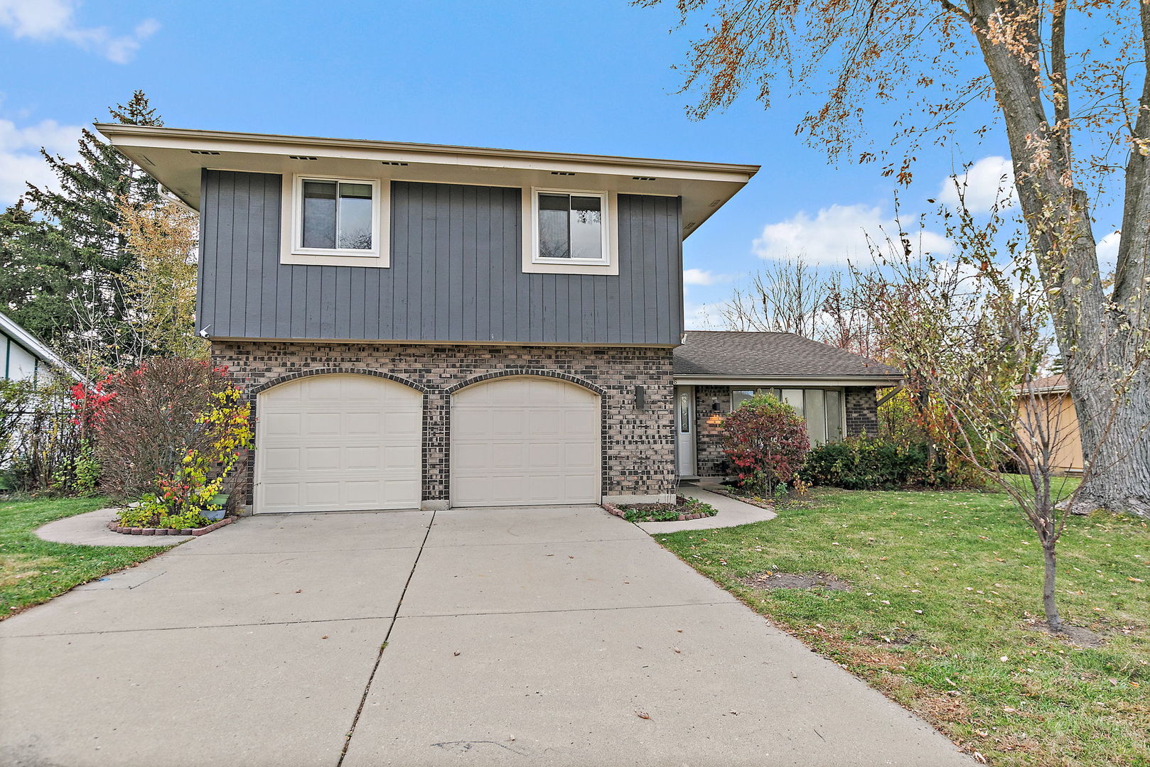 1126 Tiverton Court Schaumburg IL 60193