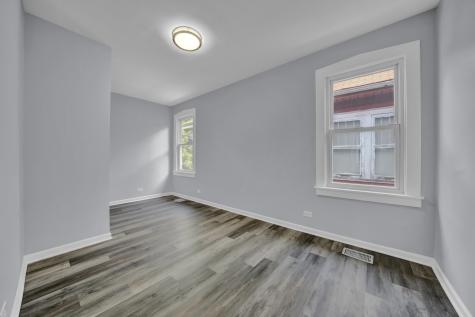 8611 South Kingston Avenue Chicago IL 60617