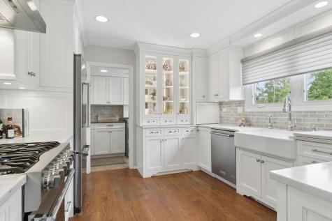 1412 Village Court Buffalo Grove IL 60089