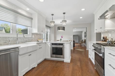 1412 Village Court Buffalo Grove IL 60089