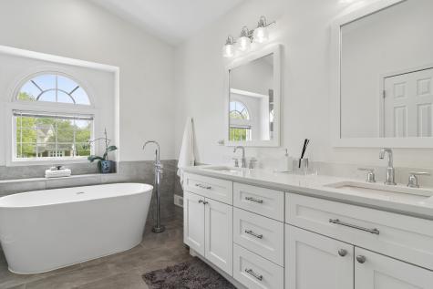 1412 Village Court Buffalo Grove IL 60089