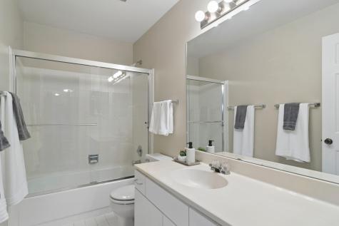 1412 Village Court Buffalo Grove IL 60089