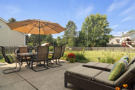 1412 Village Court Buffalo Grove IL 60089